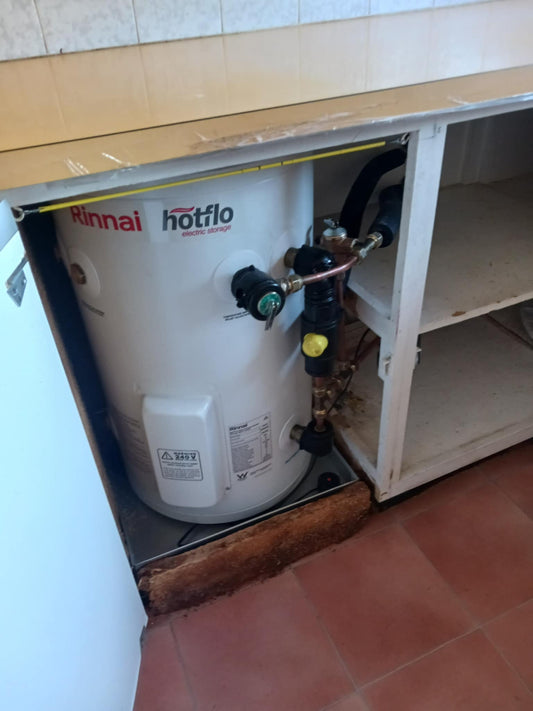 Rinnai 50L 2.4kW Plug In - EHF50S/P